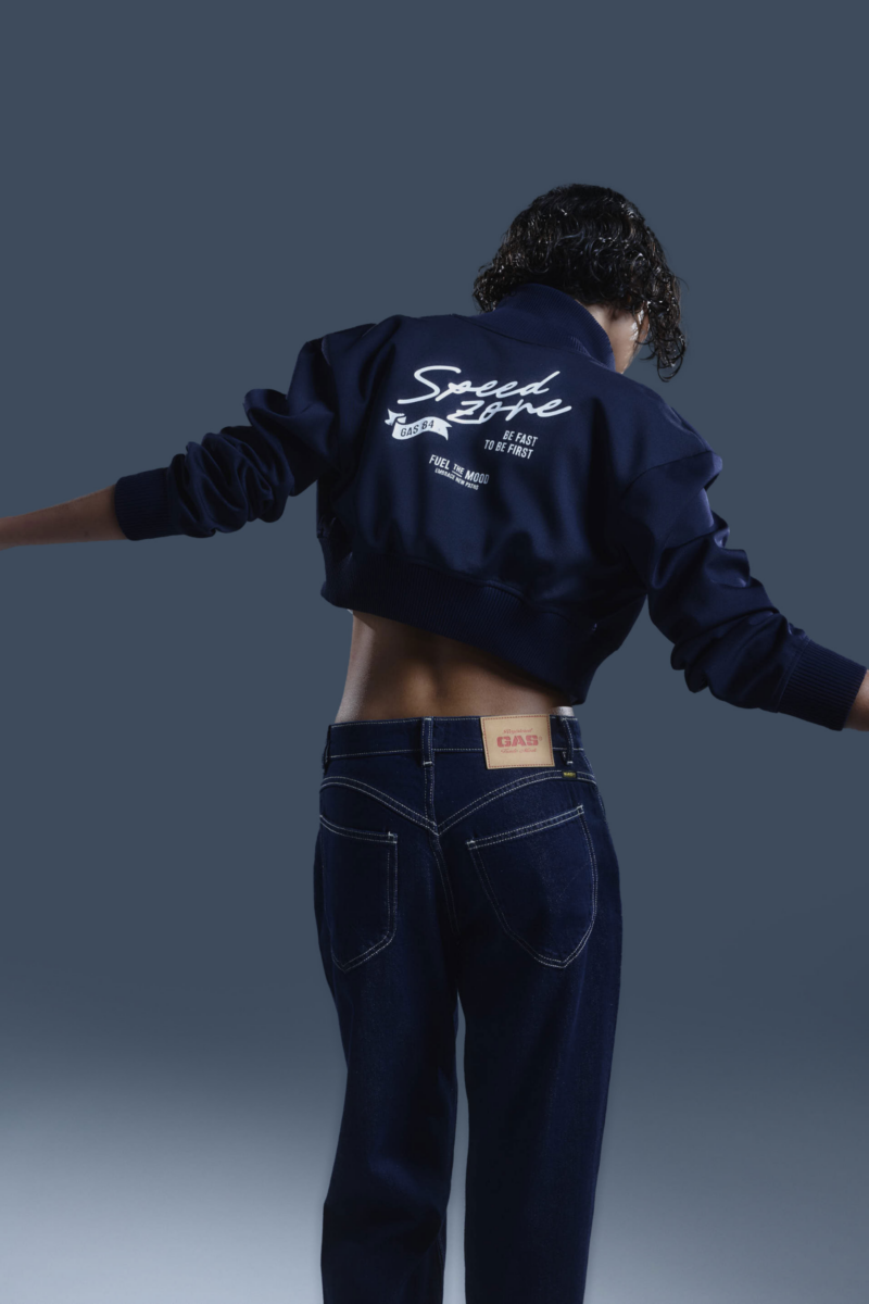 Dámska skrátená mikina slim fit na zips